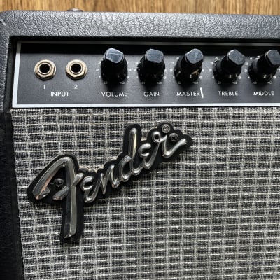 www.huayna.com.pe - お気に入りの Fender Sidekick 30R Tube アンプ