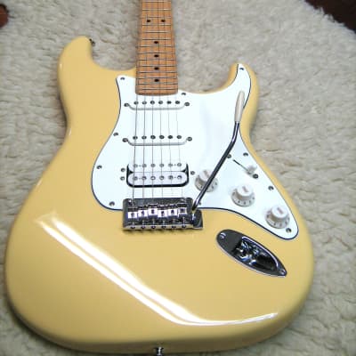 Fender 2023 MIM Stratocaster Player HSS Buttercream w/Fender Deluxe HSC image 1