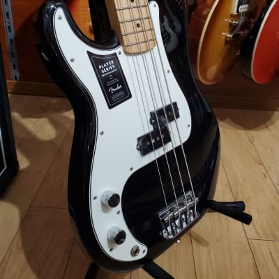 Fender Player Precision Bass Left-Handed with Maple Fretboard 2018 - 2020 Black image 4