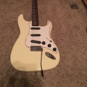 Fender Japan Stratocaster Olympic White With Scalloped Fingerboard image 2