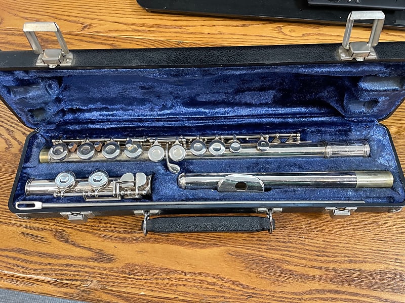 Armstrong Model 104 USA Student Flute Silver PlatedSale Reverb