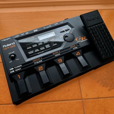 Roland GR-33 - Vintage 2000s - Black - w/ Original Box & Power Supply