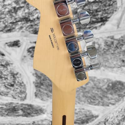 Fender Player Series Stratocaster - Polar White image 3
