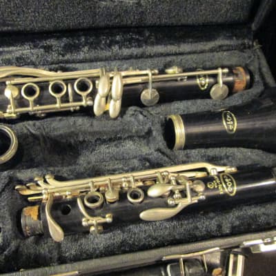 VITO Resotone 3 model 7212 Clarinet. As is needs overhaul but all looks intact. Case included. image 1