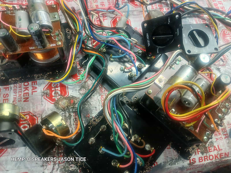 YAMAHA  NS690 CROSSOVER PAIR TRI AMP CROSSOVERS WITH L-PADS 1988  			