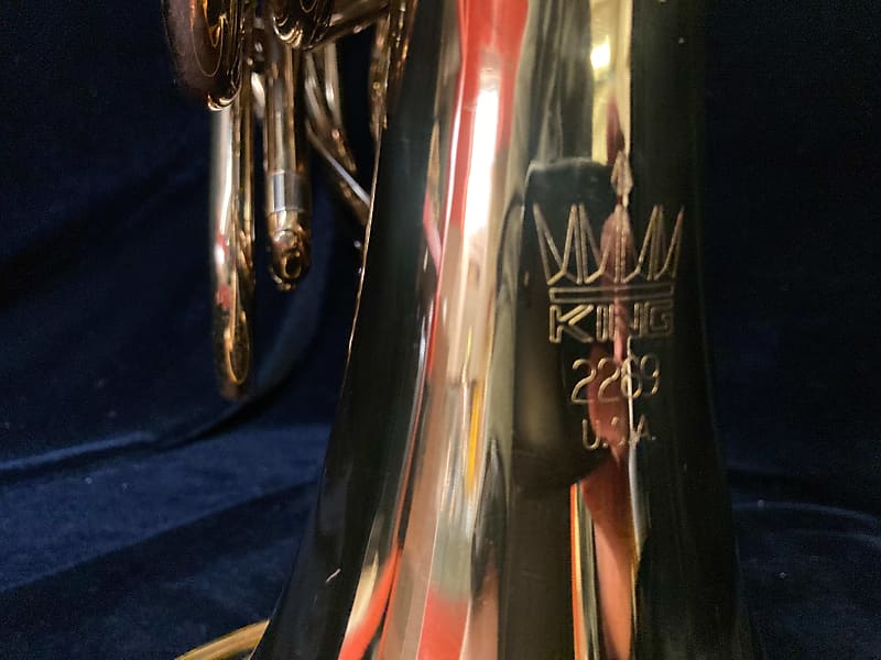 King 2269 Fidelio Double French Horn in Beautiful Condition King 2269 Fidelio Double French Horn in Beautiful Condition