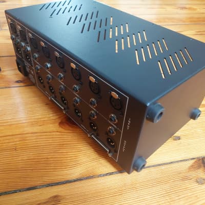 Rupert Neve Designs R6 6-Slot Powered 500 Series Frame 2010s - White image 4