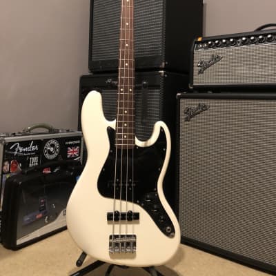 Fender Classic Series '60s Jazz Bass 2001 - 2016 - Olympic White for sale