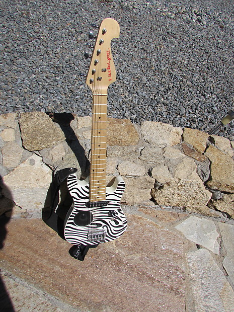 Little lyon guitar hot sale