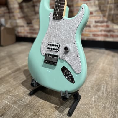Fender Tom Delonge Stratocaster - Surf Green image 2