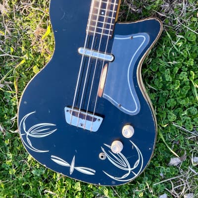 1959 Silvertone Model 1444 Danelectro Made Dolphin Nose Bass Guitar Black over Copper image 8