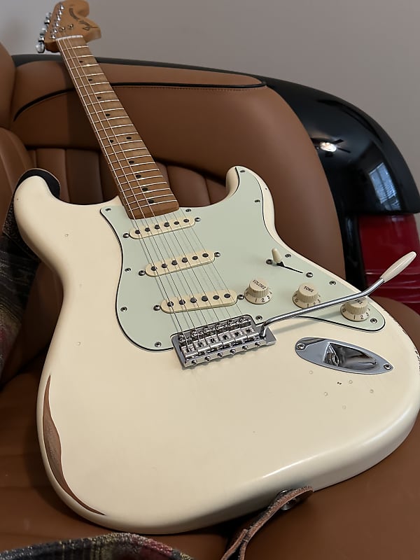 Fender Road Worn ピックアップ 5-bodyvert-fender-rw-plyr-