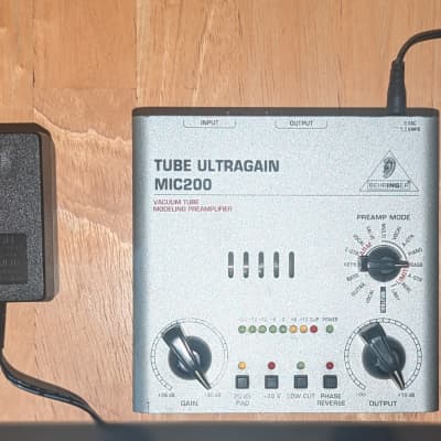 BEHRINGER 管球式プリアンプTUBE ULTRAGAIN T1953 ひろかっ ②