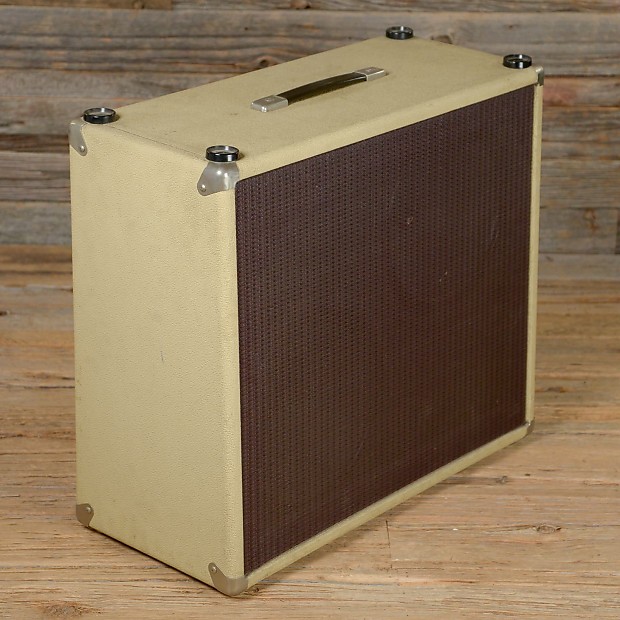 Fender vibro king extension shop cabinet
