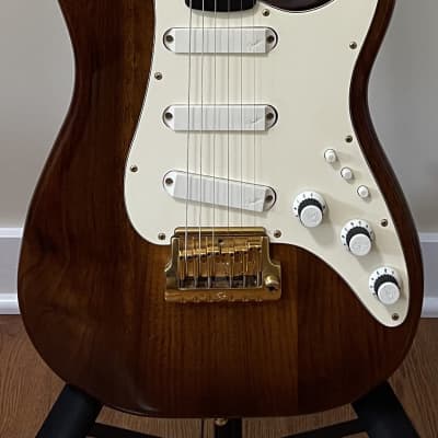 Fender Elite Series Stratocaster 1983 Walnut for sale