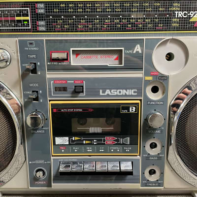 LASONIC TRC-920T 1980s VINTAGE BOOMBOX WORKS AS-IS FOR PARTS image 3