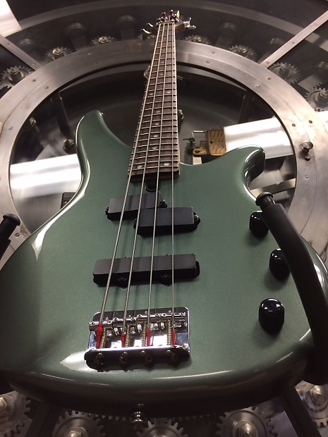 Yamaha N89 w Gig Bag