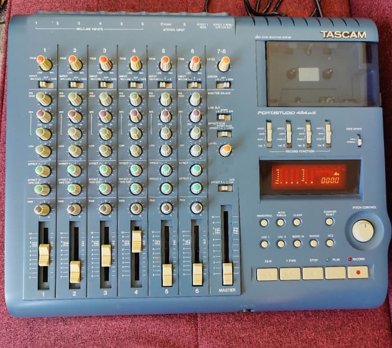 Tascam 424 MkIII Portastudio