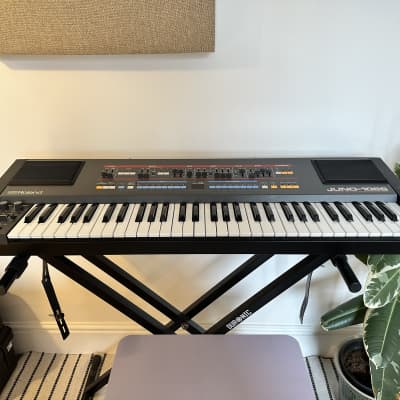 Roland Juno 106s 61-Key Programmable Polyphonic Synthesizer