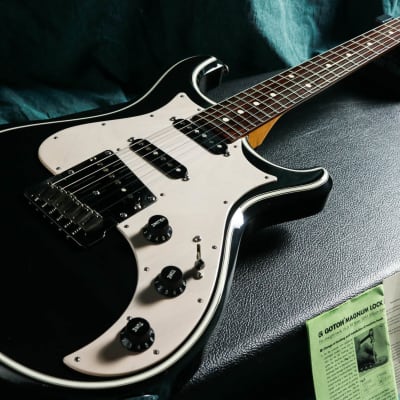 ギター Knaggs Severn X Tier3 HSS Tuxedo Black Knaggs Guitars Tier 3 Severn X HSS in Black | Rebel Guitars