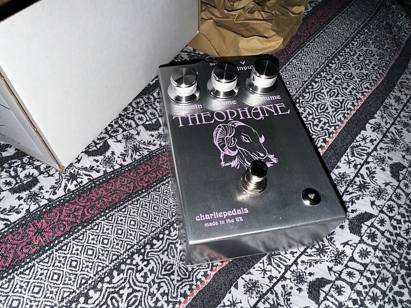 爆買い 英語 Pedals Charlie Theophane EHX Head Ram Violet V2 73 Muff Big ギター