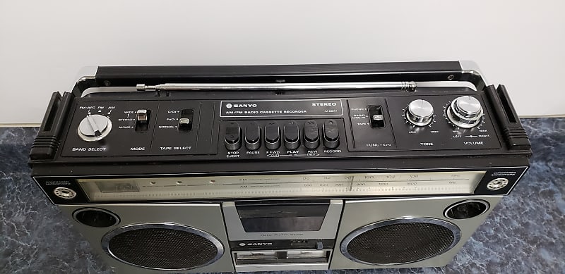 RARE Vintage Sanyo car Stereo Am/fm Cassette RECORDER 2 Knob-Shaft Style NEW
