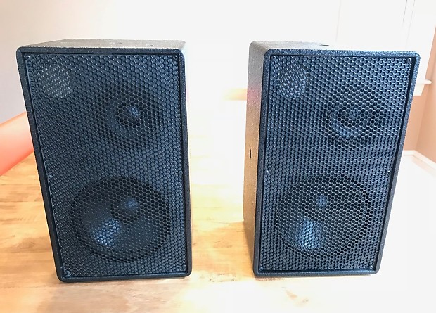 EAW UB12 Speakers PAIR Never Used Excellent Condition