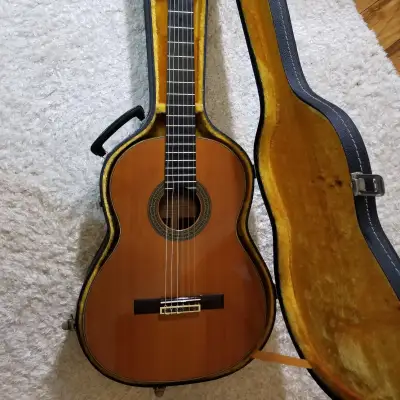 MADE IN LATE 1970s - GREAT YAMAHA C300 - CLASSICAL GUITAR IN MINT