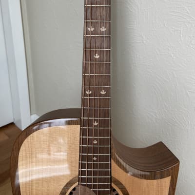 Riversong Tradition 2 Performer 2010’s Gloss Lutz Spruce Top, Satin Walnut Back & Sides image 3