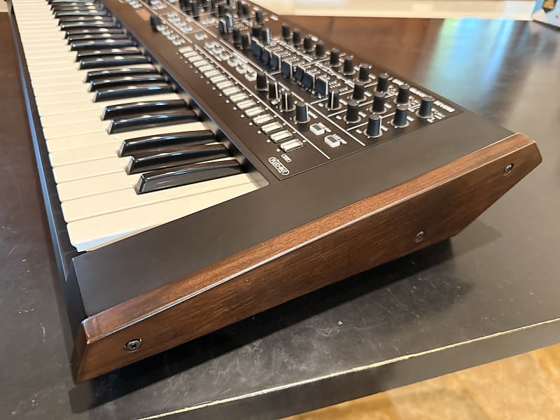 Roland SYSTEM-8 PLUG-OUT シンセサイザー Roland System-8 Plug-Out Synthesizer | Sweetwater