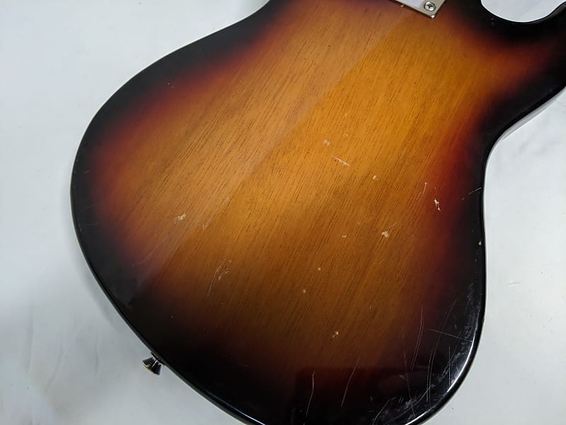 Harmony H804 Sunburst Vintage Double Cutaway Electric Guitar Harmony H804 Sunburst Vintage Double Cutaway Electric Guitar