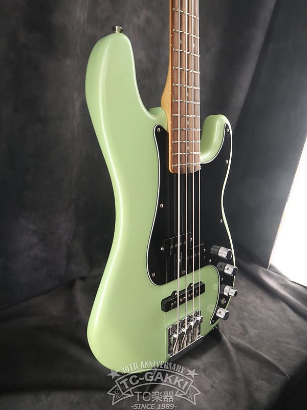 Fender Deluxe Active Precision Bass Special | Reverb Canada
