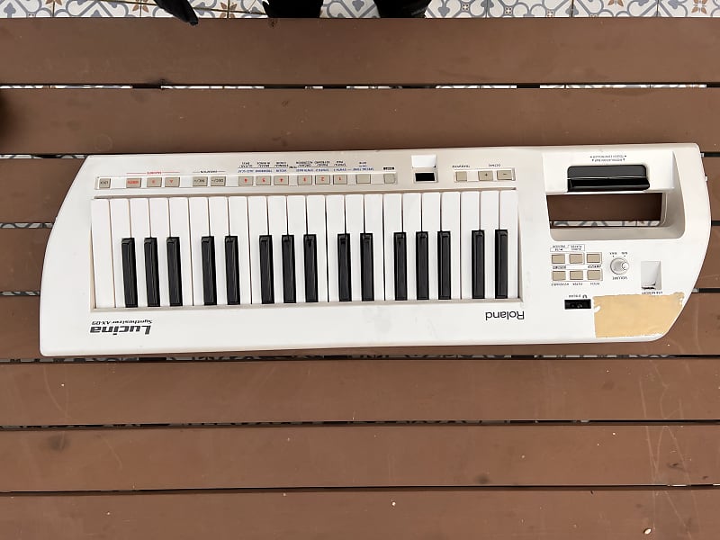 Roland AX-09 Lucina 37-Key Keytar Synthesizer 2010 - 2012 - White