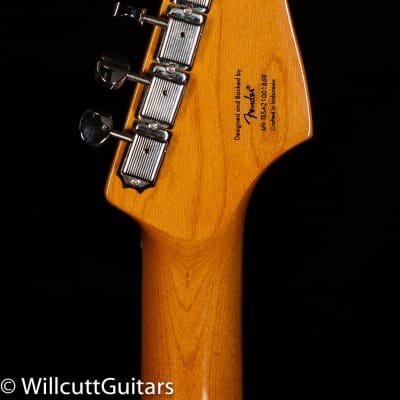Squier Classic Vibe '60s Stratocaster 3-Color Sunburst Left-Handed - ISSA21001869-7.86 lbs image 6