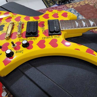 Fernandes  Burny MG-145S hy Heart Yellow (hide Signature Guitar) 2012 Yellow image 6