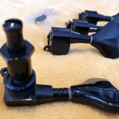 Schaller Vintage M4 Black Chrome Bass Tuners 4 in line image 3