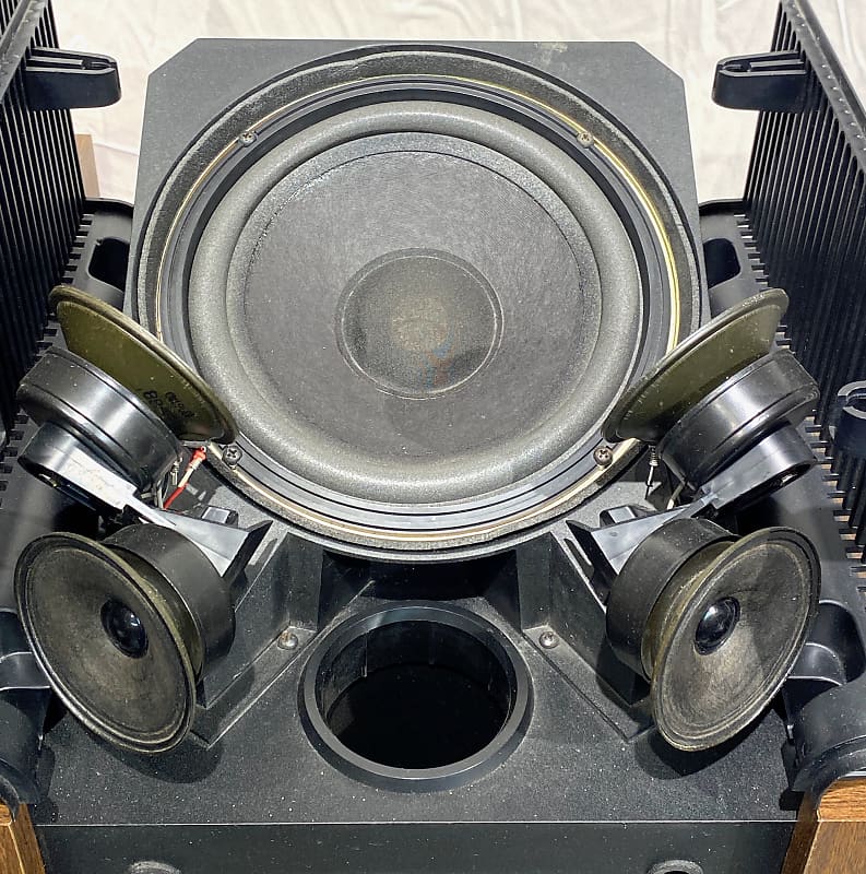 Bose 601 Series II Speaker System (Pair) w/ Hang Tags 1983