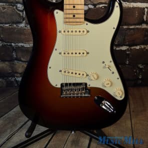 B-Stock Fender American Deluxe Strat Plus Mystic 3 Color Sunburst image 11
