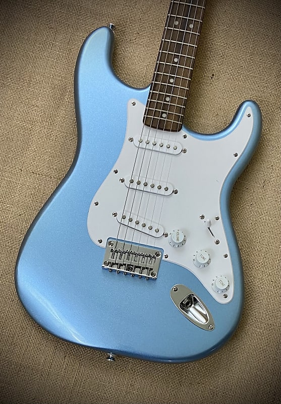 Fender Squier Stratocaster Blue | Reverb