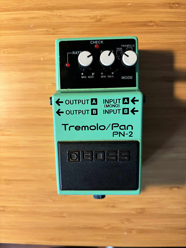 Boss PN-2 Tremolo/Pan