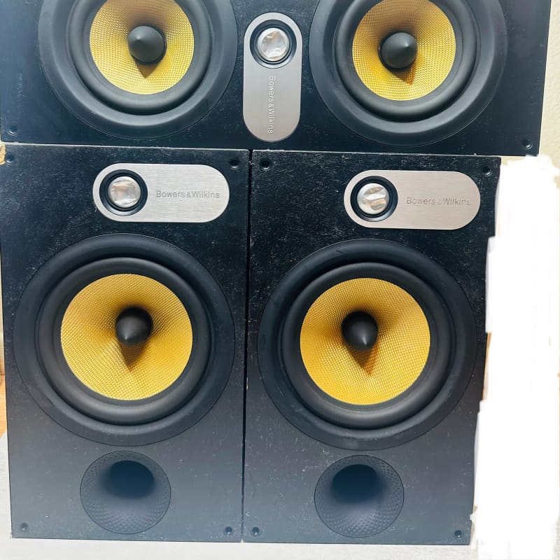 Bowers & Wilkins B&W 685 S2 Bookshelf Speakers in Black w/ Box