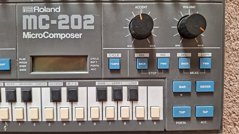 Roland MC-202 MicroComposer 1983 - 1985 - Gray