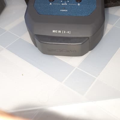 Zoom U-44 Handy Audio Interface + AIH-1 Audio Interface Holder image 5