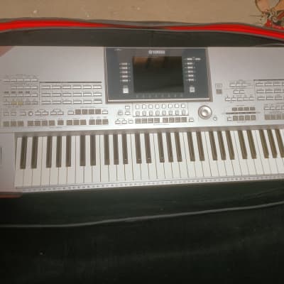 Yamaha Tyros2 61-Key Arranger Workstation Keyboard 2000s - Silver