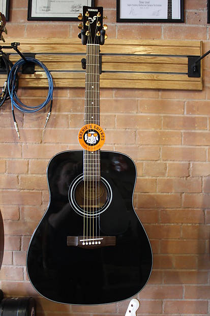 Yamaha F335-BL Dreadnought Acoustic Guitar Black image 1