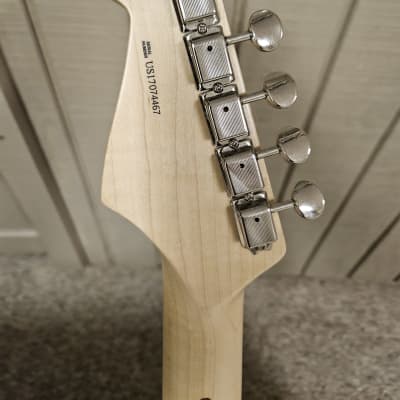 Fender Eric Clapton Artist Series Stratocaster with Vintage Noiseless Pickups 2001 - Present - Black image 2