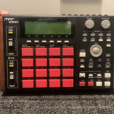 AKAI（アカイ） MPC 2000XL CF AKAI MPC 2000XL Custom Black with CF Drive,100V, Includes Rhythm