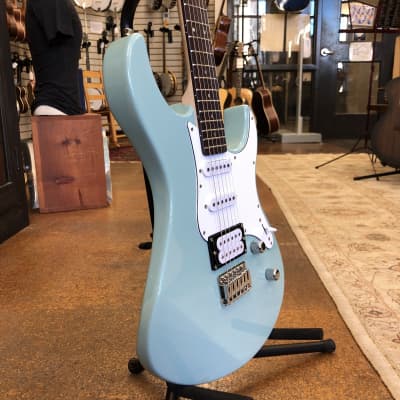 Yamaha Pacifica PAC112V Solid Body Electric Guitar Sonic Blue image 2