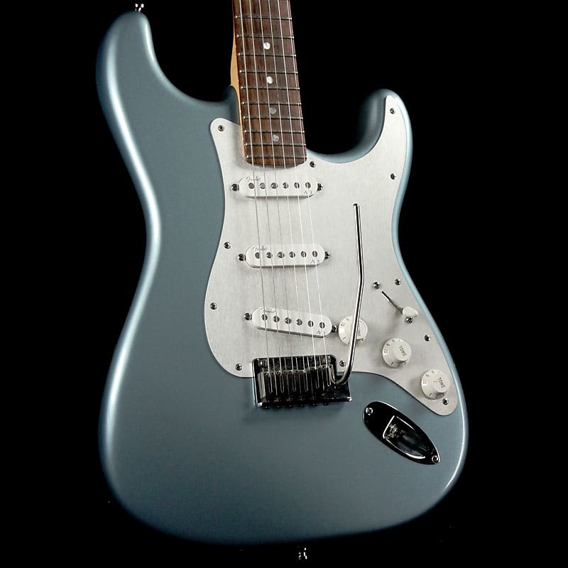 Fender FSR American Deluxe Stratocaster Ice Blue Metallic 2012 image 1