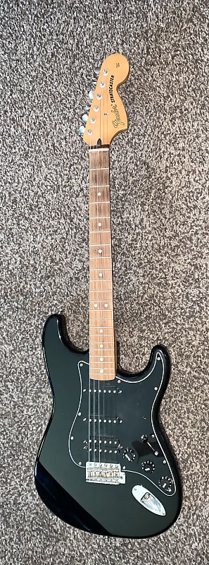 1999 Fender Deluxe series HSS STRATOCASTER Electric guitar